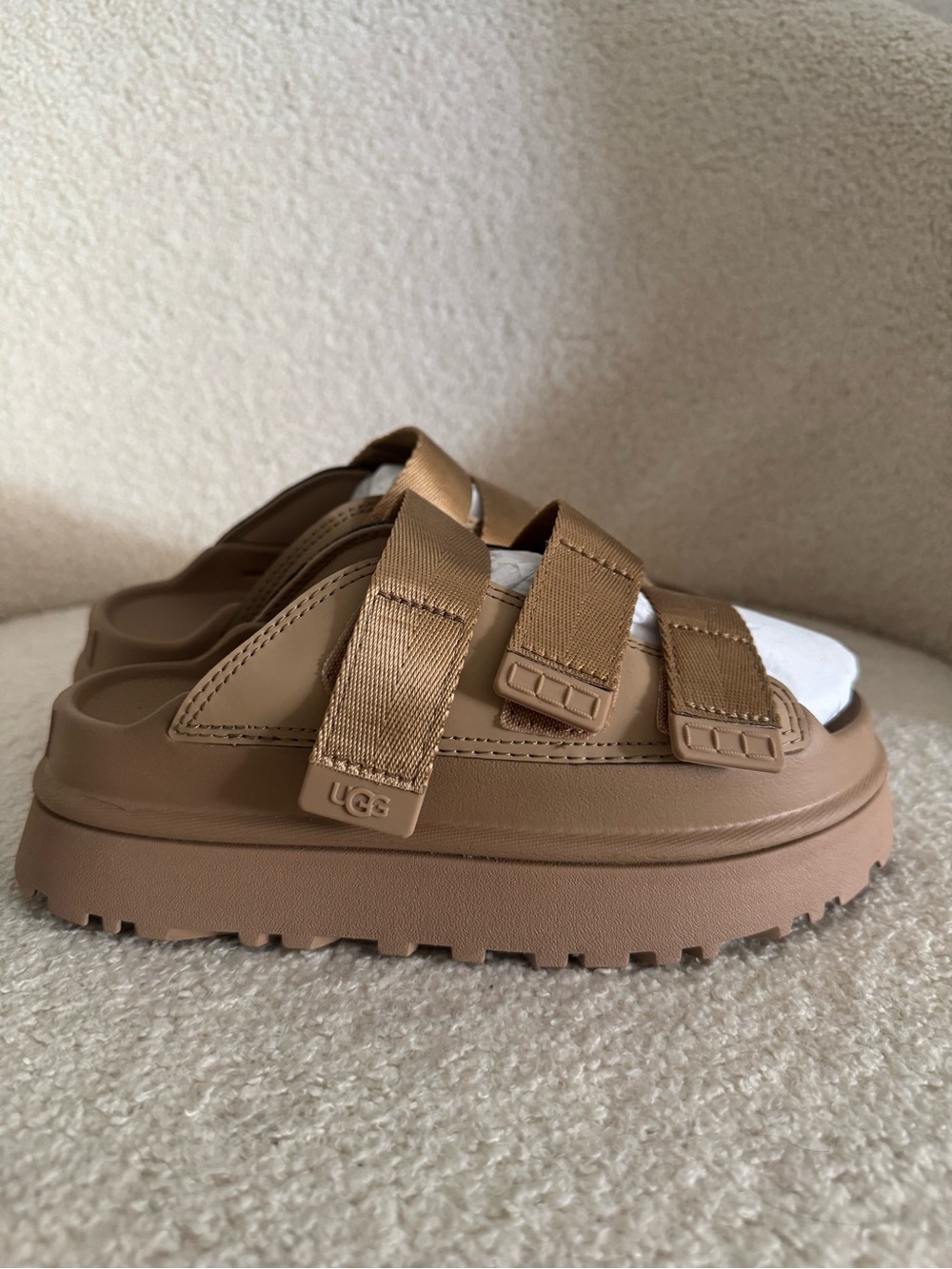 UGG Platform Sandal - Picture 3 of 10